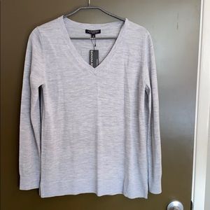 Banana Republic Merino Wool sweater top Size M NWT
